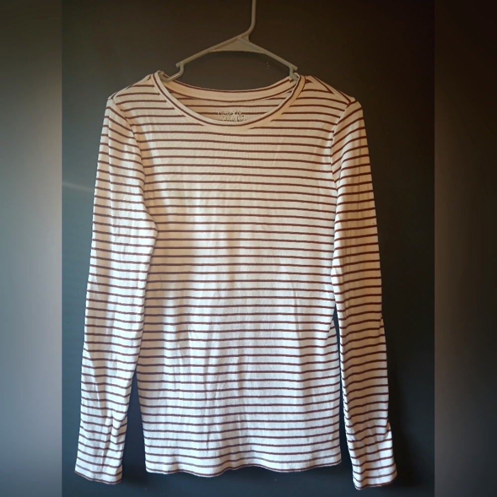 TIME AND TRU WOMENS SIZE SMALL WHITE AND BROWN LONG SLEEVE TOP